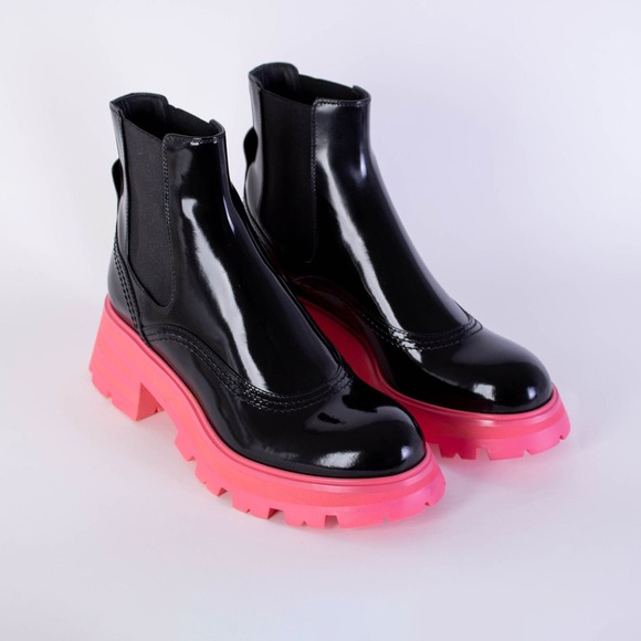 Alexander McQueen Shoes - Alexander McQueen Chelsea Brushed Leather Boots in Black/Pink  Sz 37 Sz 7